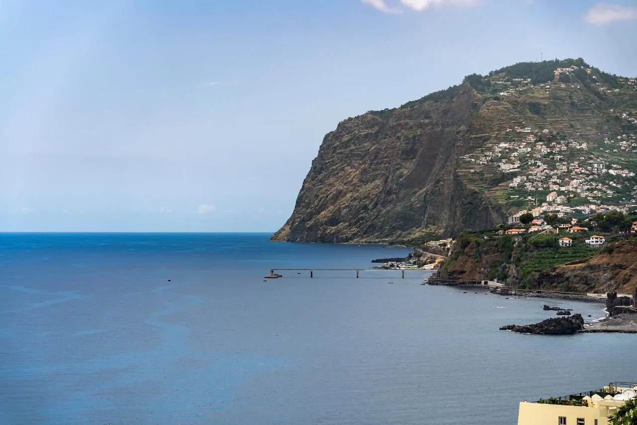 Madeira Palace I By An Island Apart フンシャル